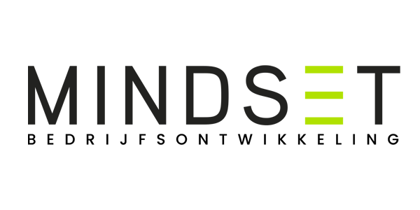 Mindset Logo für Fitness und Ernährung: Schwarzer Schriftzug MINDSET mit einem stilisierten grünen 'E' aus drei Balken, darunter 'BEDRIJFSONTWIKKELING' (Geschäftsentwicklung). Symbolisiert mentale Stärke, Motivation und Entwicklung für Gesundheit und Trainingserfolg.